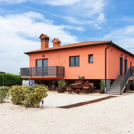 Karoca 3 아파트 풀라