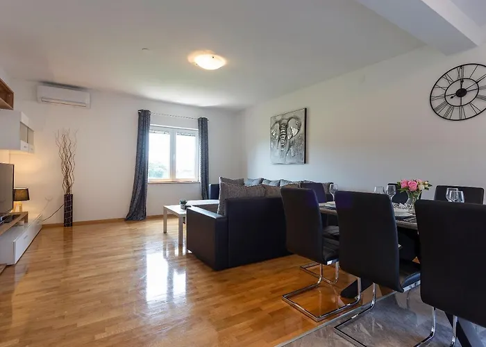 Apartament Karoca 3 *