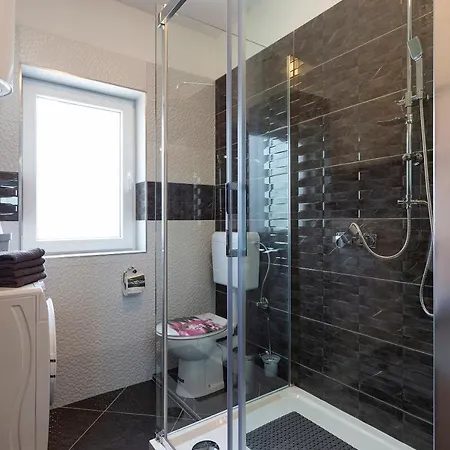 Apartman Karoca 3 *