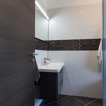 Apartman Karoca 3 *