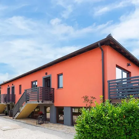 Apartman Karoca 3 *
