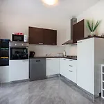 Karoca 3 *