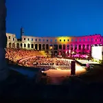 Karoca 3 *